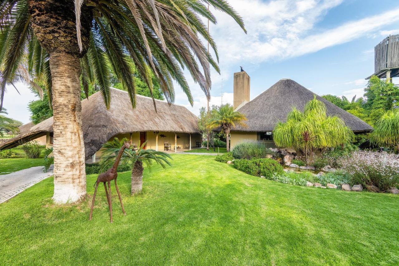 Frans Indongo Lodge โอชิวารองโก ภายนอก รูปภาพ