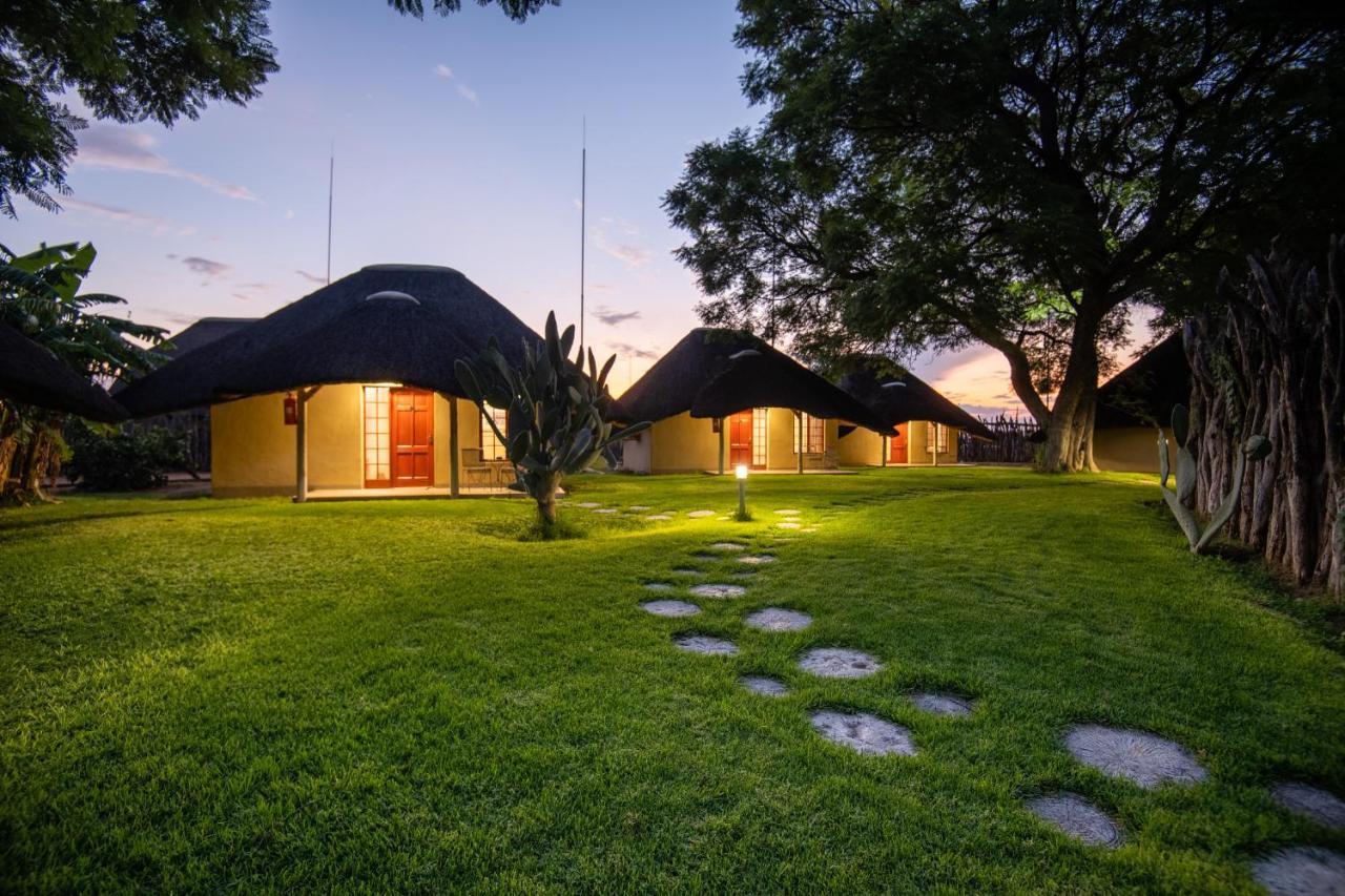 Frans Indongo Lodge โอชิวารองโก ภายนอก รูปภาพ