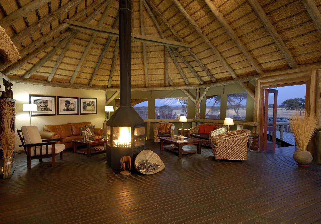 Frans Indongo Lodge โอชิวารองโก ภายนอก รูปภาพ