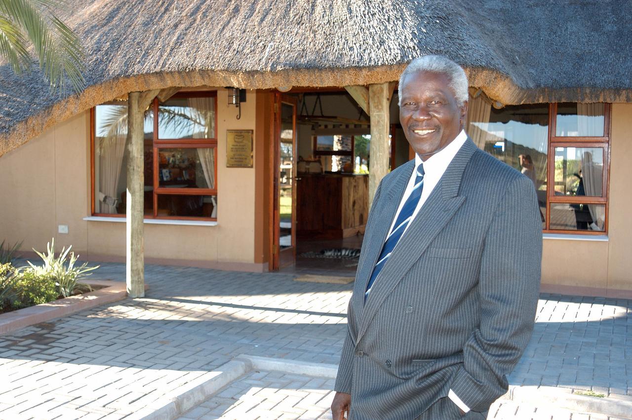 Frans Indongo Lodge โอชิวารองโก ภายนอก รูปภาพ
