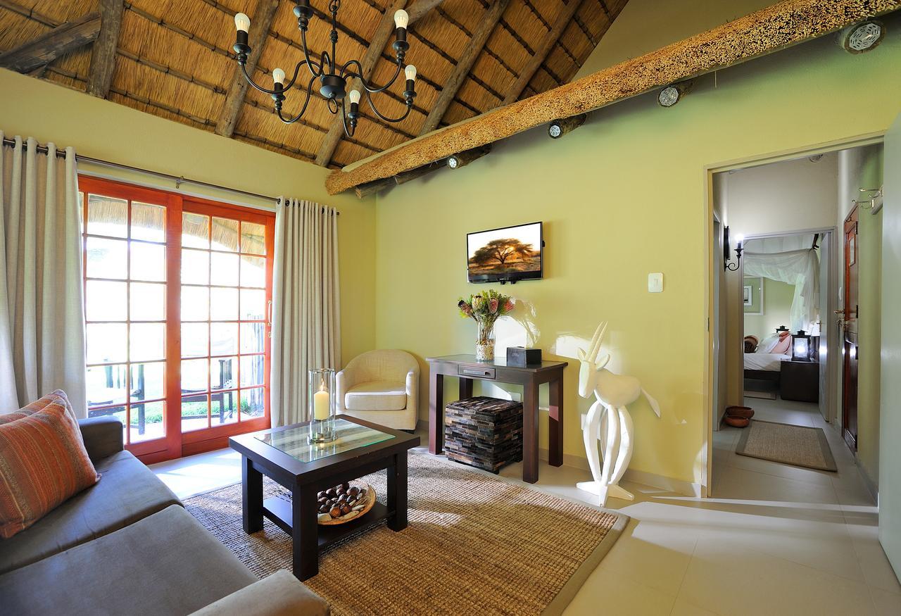 Frans Indongo Lodge โอชิวารองโก ภายนอก รูปภาพ